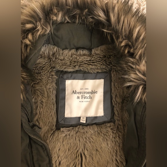 Abercrombie & Fitch Faux Fur Lined Olive Green Utility Parka Coat Jacket Size XS - Picture 2 of 8